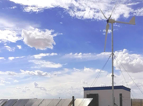 南京歐陸8000W風(fēng)光互補(bǔ)離網(wǎng)系統(tǒng)成功應(yīng)用在內(nèi)蒙古提水工程系統(tǒng)